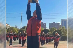 小学三年级校队篮球训练视频